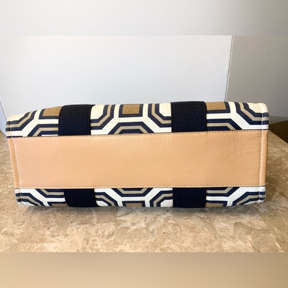 TORY BURCH Canvas and Leather Tote Bag Leather Logo Bag Charm EUC - Picture 10 of 16